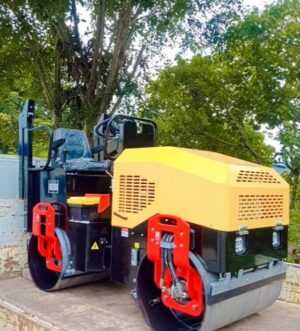 Vibratory Roller Kapasitas 2 - 3 TON FURD FYL 900 CC